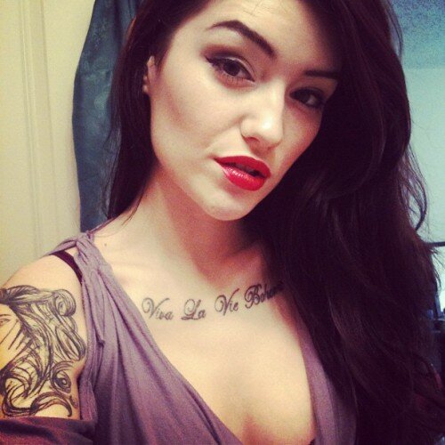 thearidee %tag @TheAriDee tweets pretty face selfpic, love the tats 