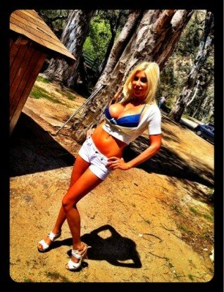 pumaswede %tag @PumaSwede tweets a pic from the porn set RT if you like