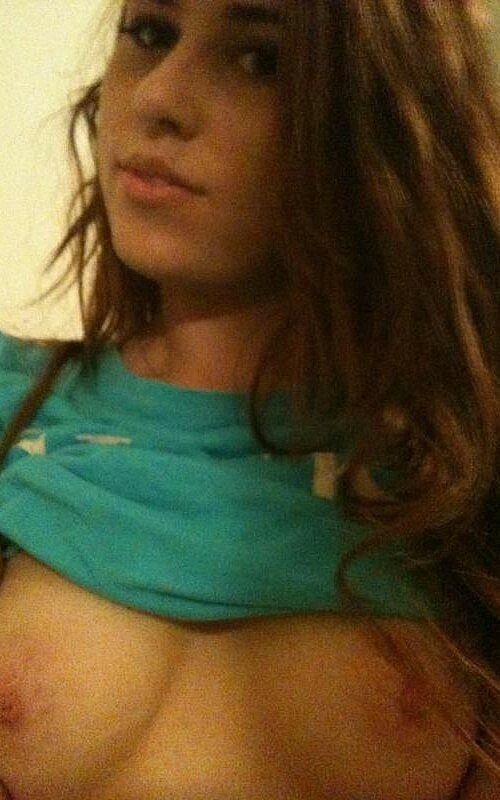 pornstarkiki %tag @pornstarKiki tweets pic of her boobs! love this candid!