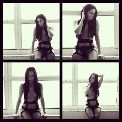francescafrigo %tag @FrancescaFrigo tweets Sexy black and white pose!!!